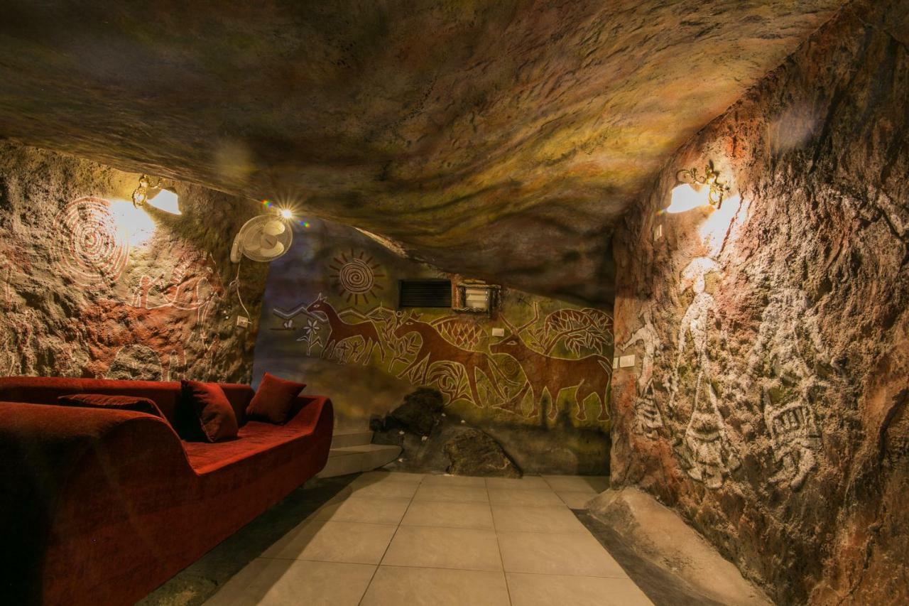 Rockville Hotel Sultan Bathery Bagian luar foto