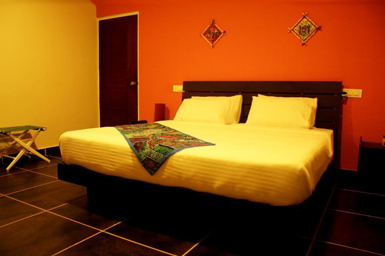 Rockville Hotel Sultan Bathery Bagian luar foto